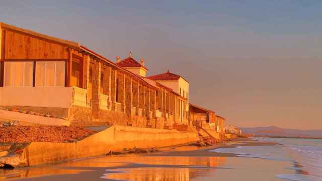 Casas en régimen de concesión en la playa Babilonia de Guardamar del Segura.