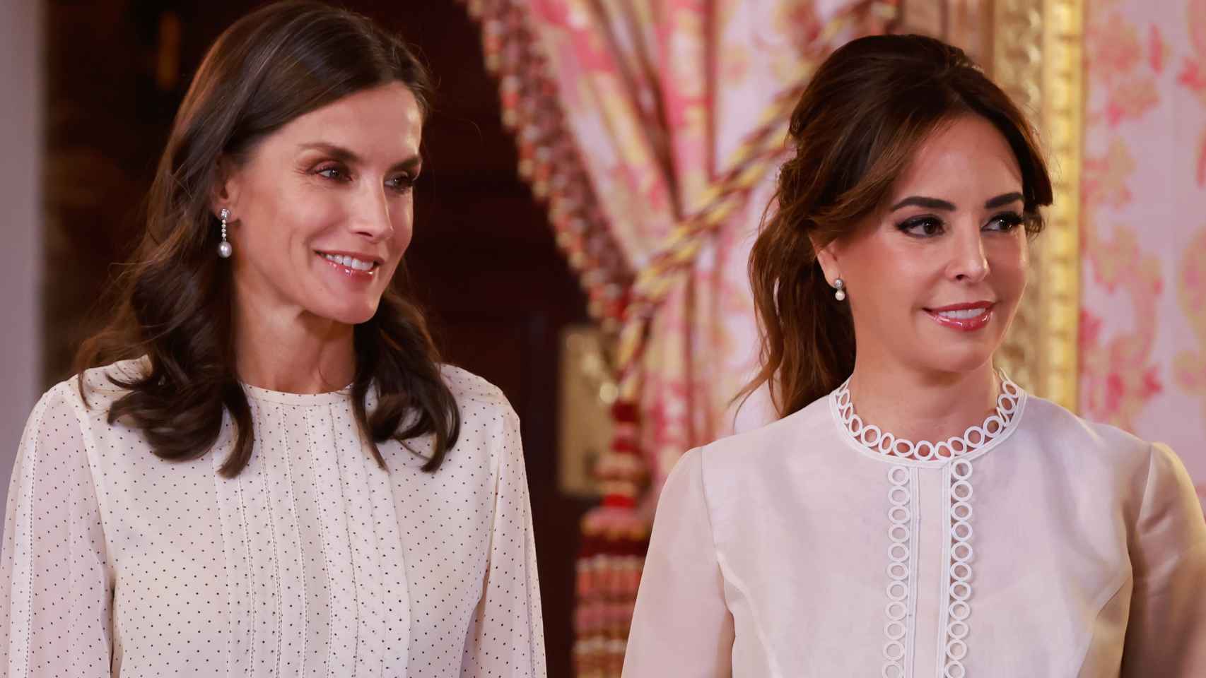 Letizia y Silvana López Moreira durante el almuerzo ofrecido por los Reyes en el Palacio Real.