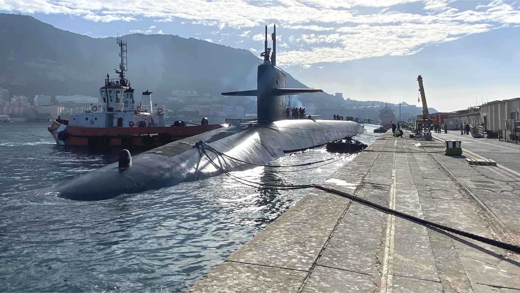 El submarino USS Rhode Island en el puerto de Gibraltar