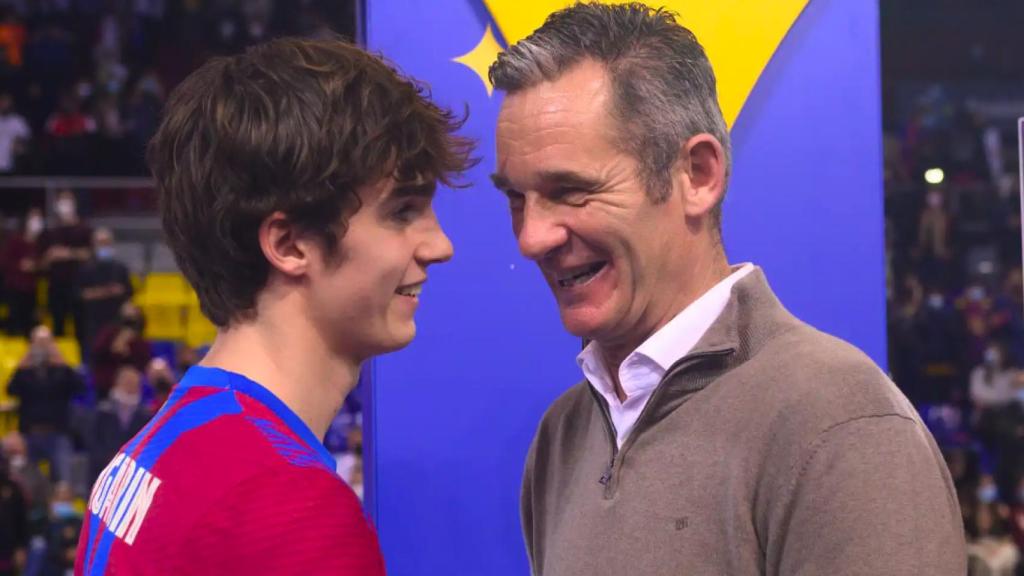 Iñaki Urdangarin junto a su hijo Pablo tras un partido de balonmano