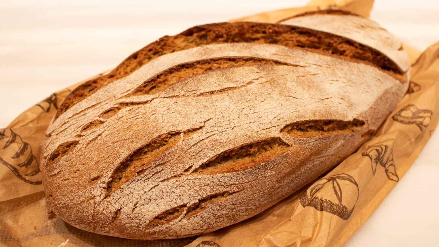 La pieza de pan de centeno 67% de Lidl que cuesta 2,99 euros.