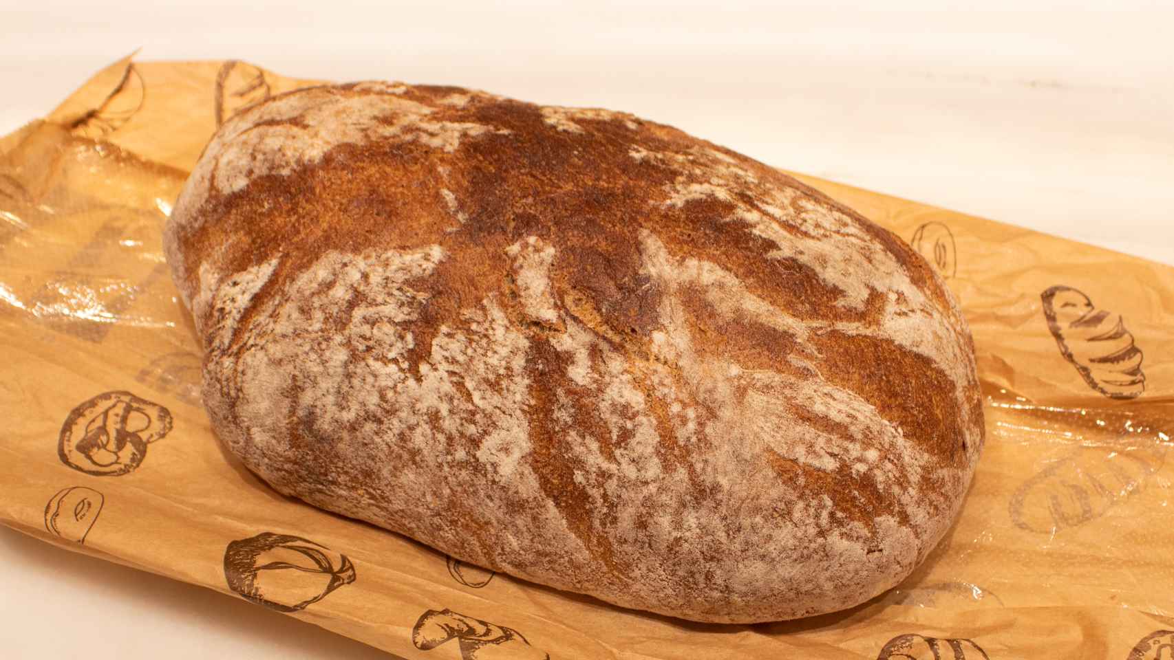 La pieza de pan rústico de Lidl que cuesta 1,99 euros.