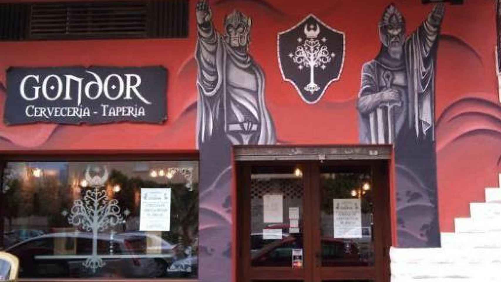 La Autocervecería Gondor te da la bienvenida a pesar de lo que pudiera parecer.