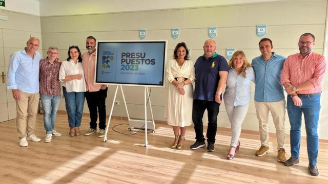 El equipo de gobierno del Ayuntamiento de Torremolinos con Margarita del Cid al frente.