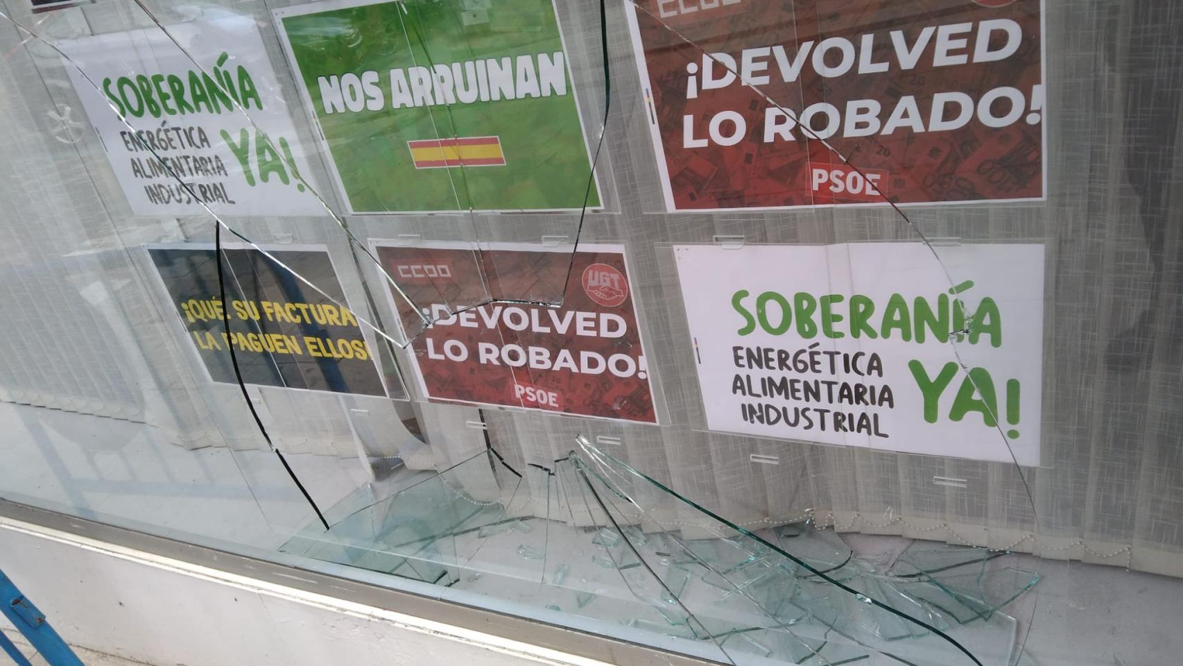 Ataque vandálico de la sede de VOX Zamora