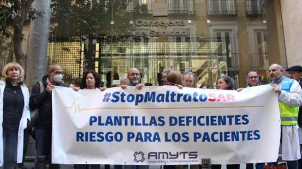 Imagen de una de las movilizaciones frente a la Consejería de Sanidad de Madrid.