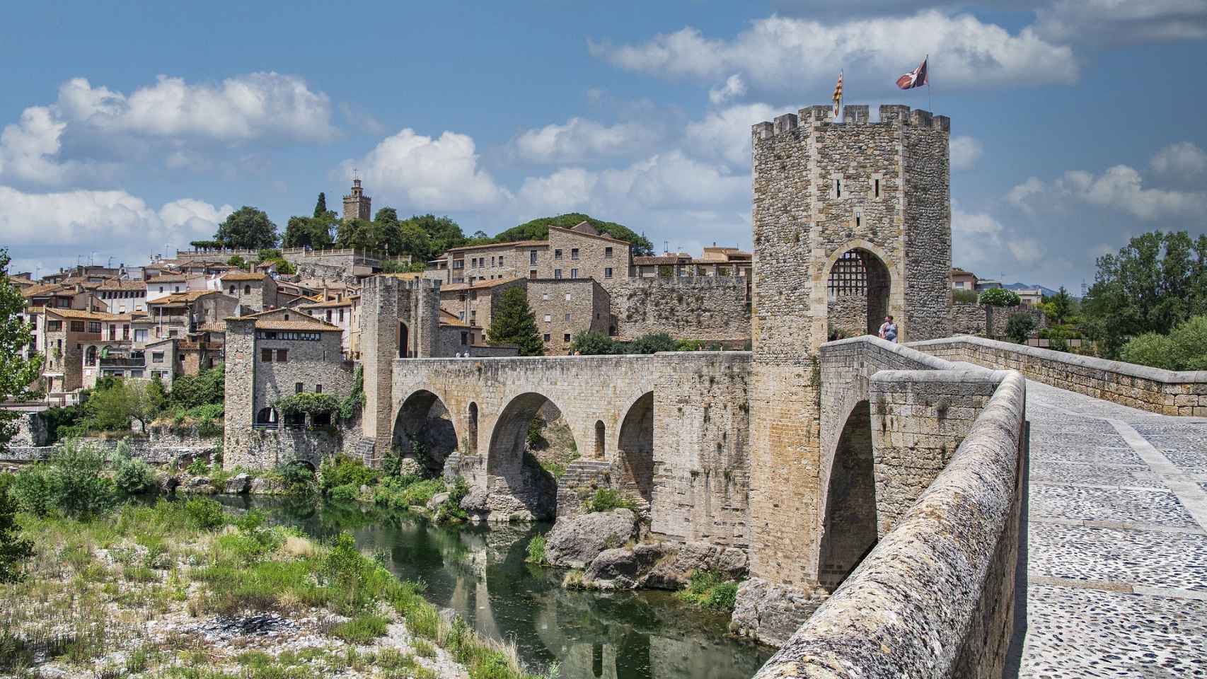Este es el puente medieval más espectacular de España