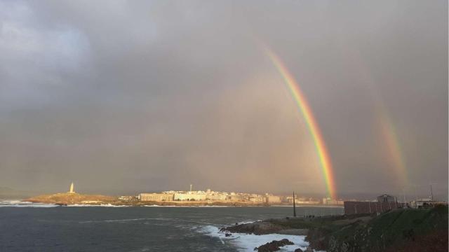 Arco iris  doble sobre el cielo de A Coruña durante el pasado fin de semana