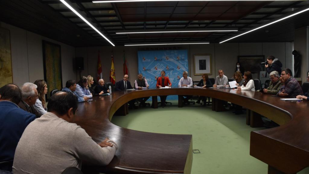Clara San Damián se reúne con los alcaldes afectados por los incendios de Zamora