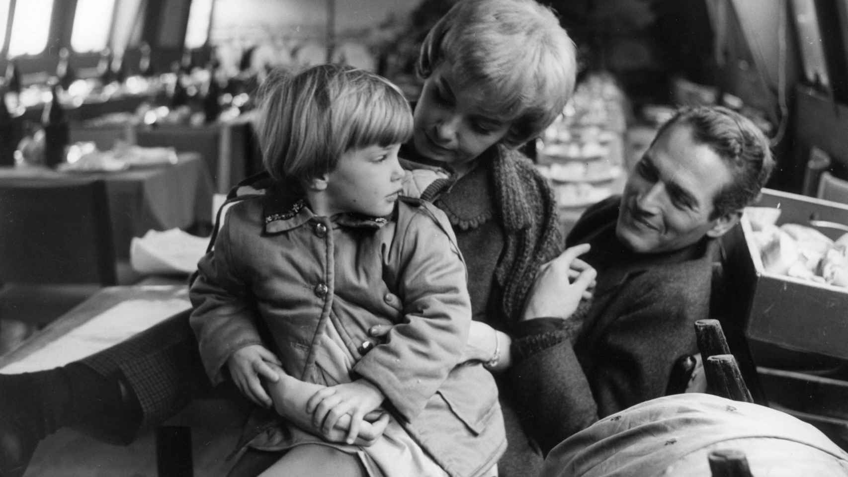 Joanne Woodward y Paul Newman con una de sus hijas.