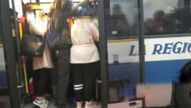 Imagen del autobús entre Cabezón y Valladolid a su paso por Santovenia