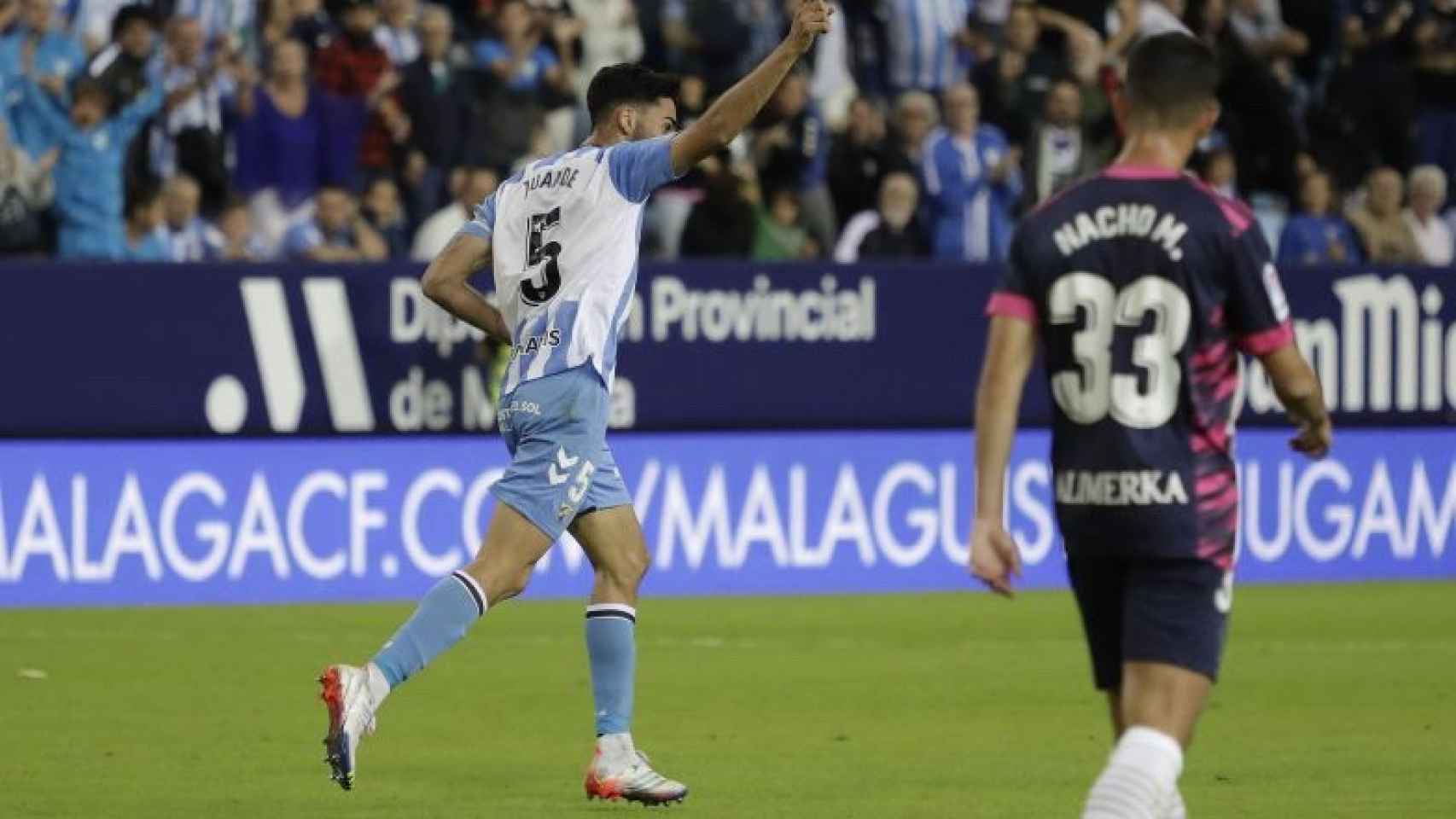 Juande celebra el gol contra el Sporting de Gijón en La Rosaleda