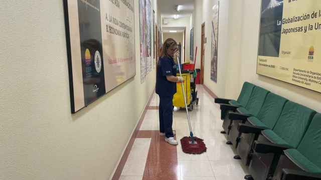 Encarna Matilla, trabajadora en el servicio de limpieza de la Universidad de Valladolid