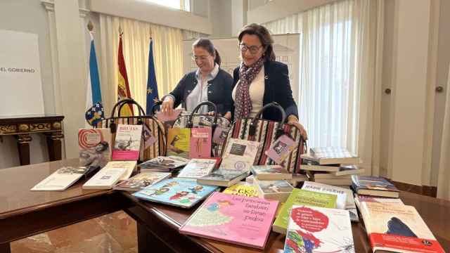 Algunos de los libros que contienen las ‘maletas viajeras’.