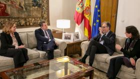 Reunión de García-Page con el ministro Subirats. Foto: JCCM.