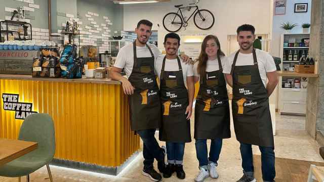 Equipo de The Cofee Land en el nuevo establecimiento.