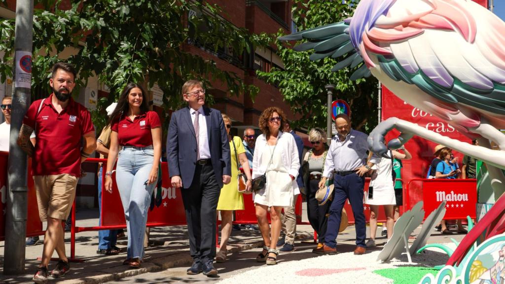 Ximo Puig, en su última visita a las Hogueras de Alicante.