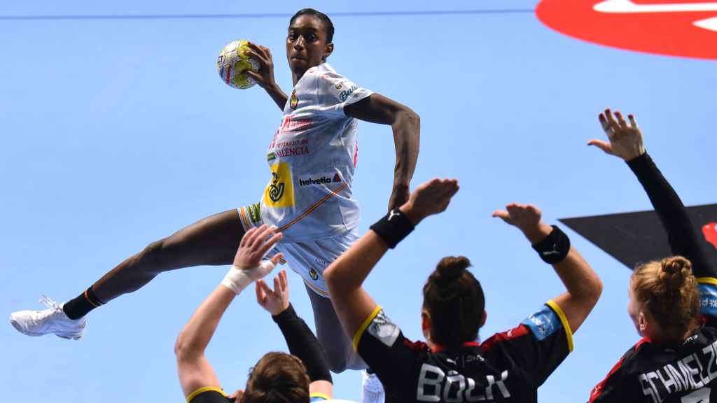 Shandy Barbosa, jugadora de la Selección de balonmano, durante el partido contra Alemania