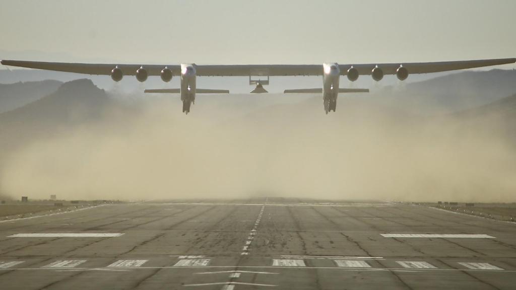 Avión Roc llevando a la nave hipersónica Talon-A