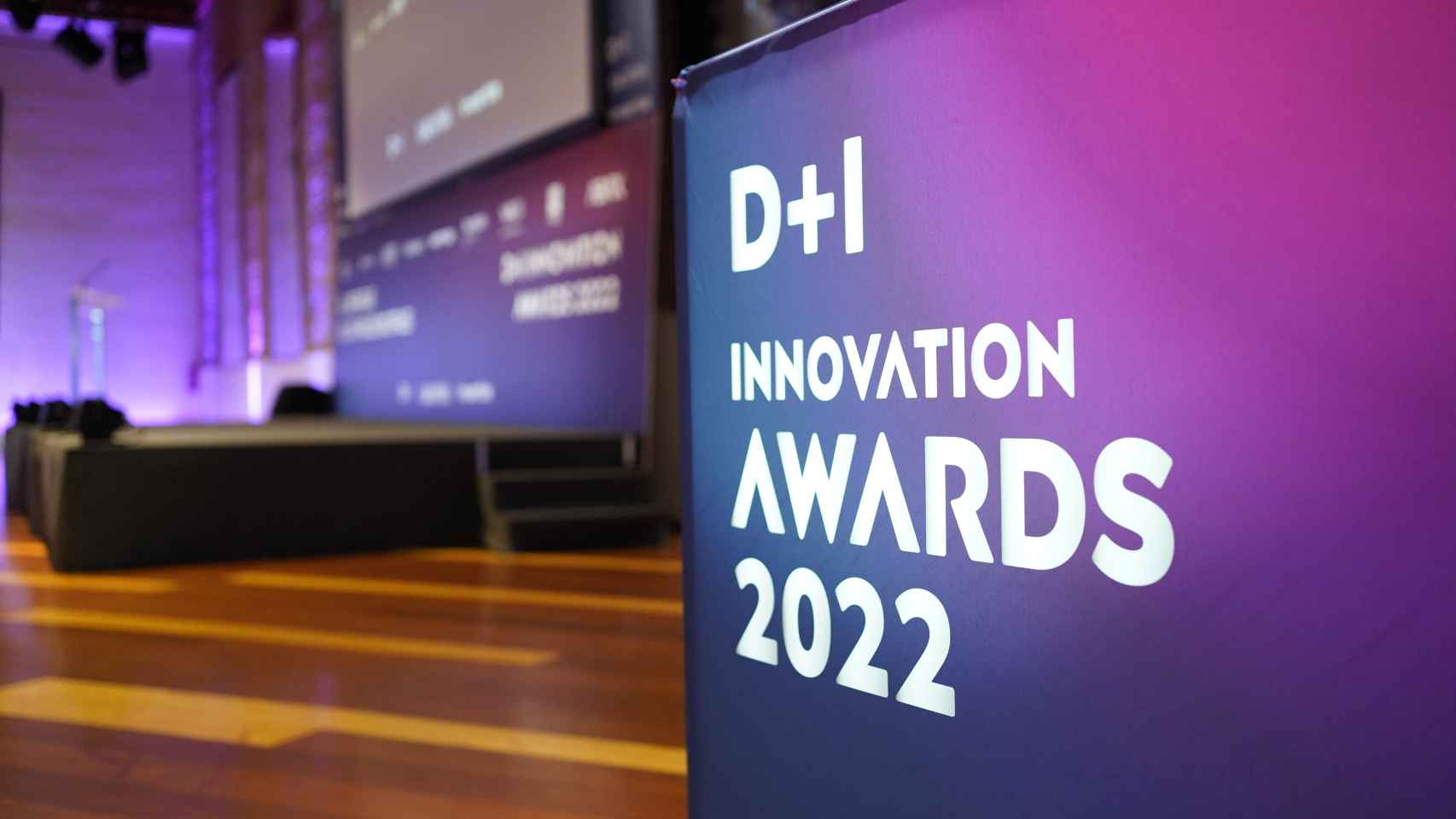 El escenario de los D+I Innovation Awards 2022 en la Real Fábrica de Tapices.
