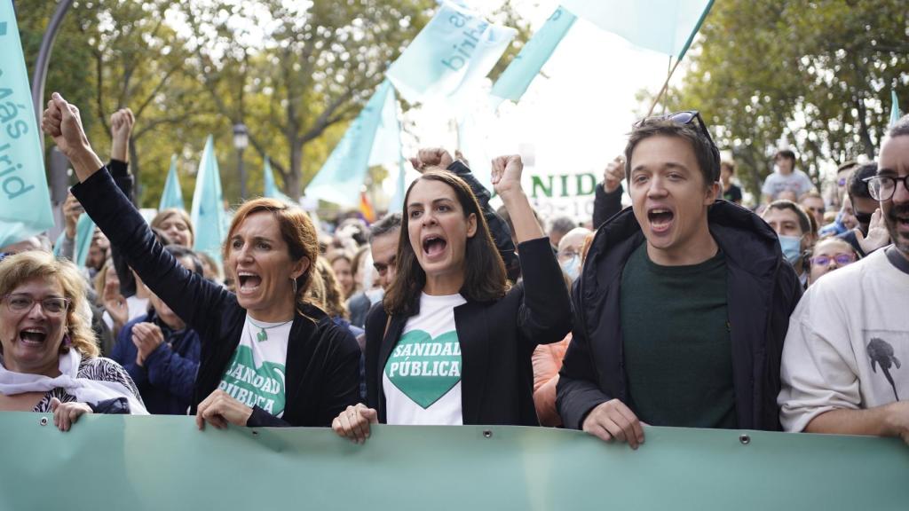 Mónica García, Rita Maestre e Íñigo Errejón en la manifestación en defensa de la Sanidad pública.