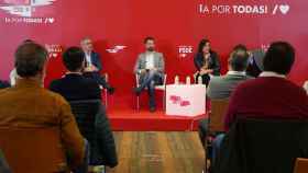 Reunión con alcaldes de más de 20.000 habitantes, secretarios generales, secretarios de Organización y miembros de la Comisión Ejecutiva Autonómica (CEA) del PSOE de Castilla y León, este lunes.