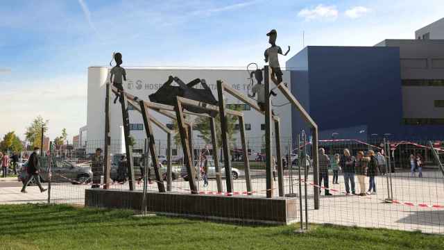 La escultura de Afanion en el Hospital Universitario de Toledo será inaugurada el sábado.