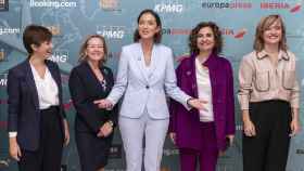 De izquierda a derecha, las ministras Isabel Rodríguez, Nadia Calviño, Reyes Maroto, María Jesús Montero y Pilar Alegría, este lunes en Madrid.