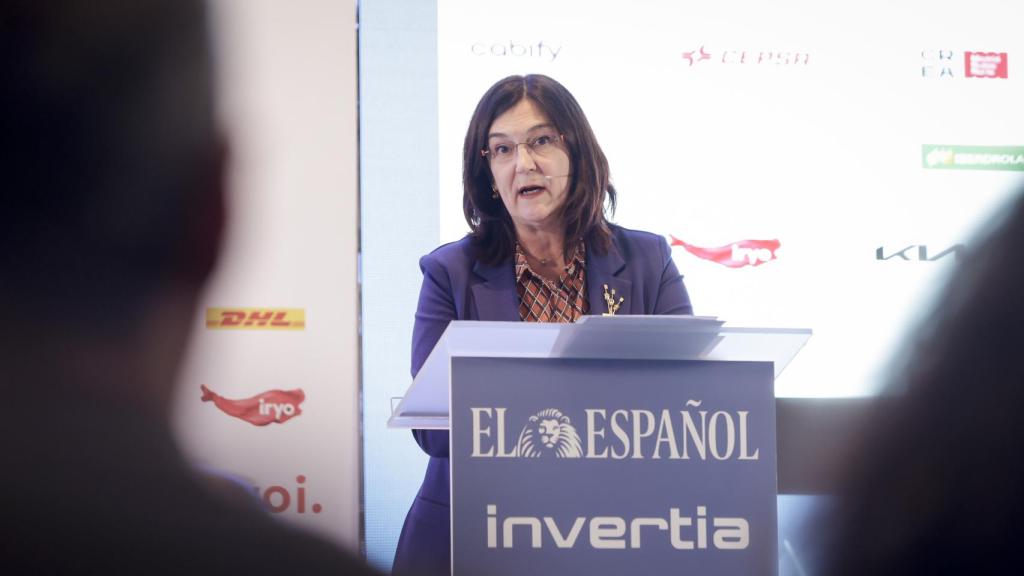 Cani Fernández, presidenta de la Comisión Nacional de los Mercados y la Competencia (CNMC), durante su intervención en la clausura de la primera jornada del III Simposio del Observatorio de la Movilidad y las Ciudades.