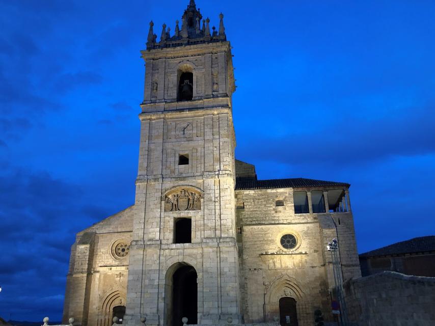 La iglesia palentina de San Hipólito el Real, con su nueva iluminación.