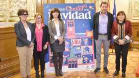 Óscar Puente, alcalde de Valladolid, junto a las concejalas del Equipo de Gobierno en la presentación de la Navidad