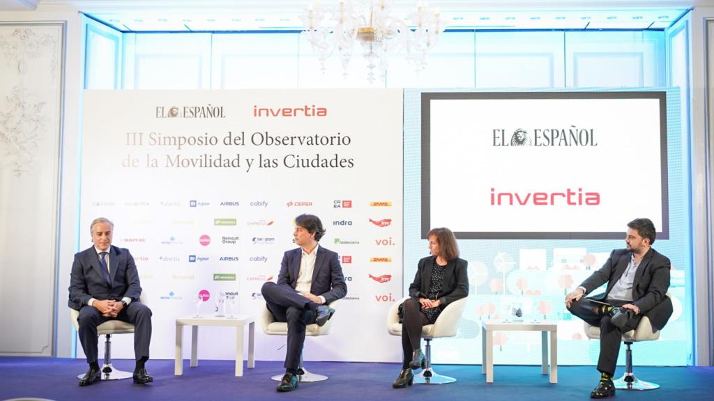 Imagen de la mesa redonda 'La tecnología como palanca en la nueva movilidad', en la segunda jornada del III Simposio del Observatorio de la Movilidad y las Ciudades.