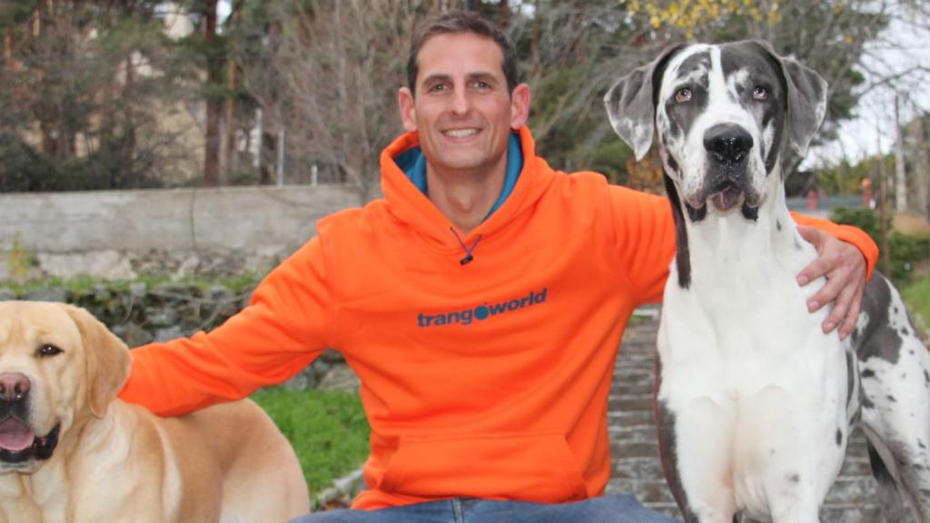 Carlos Rives, el psicólogo animal que quiere Belarra ya existe: así cura a los perros... y a sus dueños