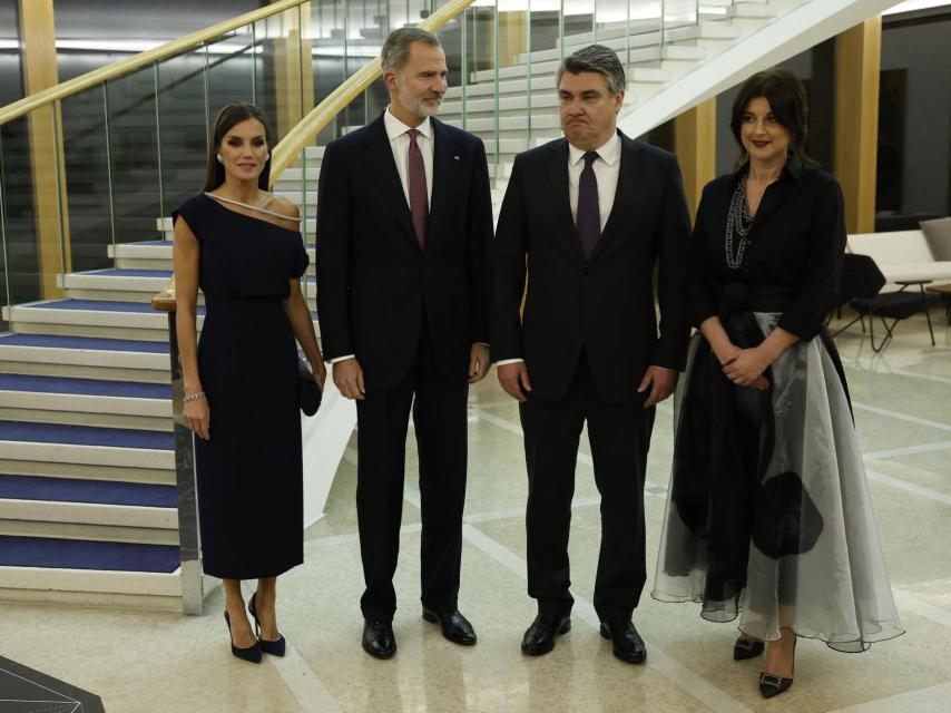Los reyes de España y el presidente de Croacia junto a su esposa este miércoles en Zagreb.
