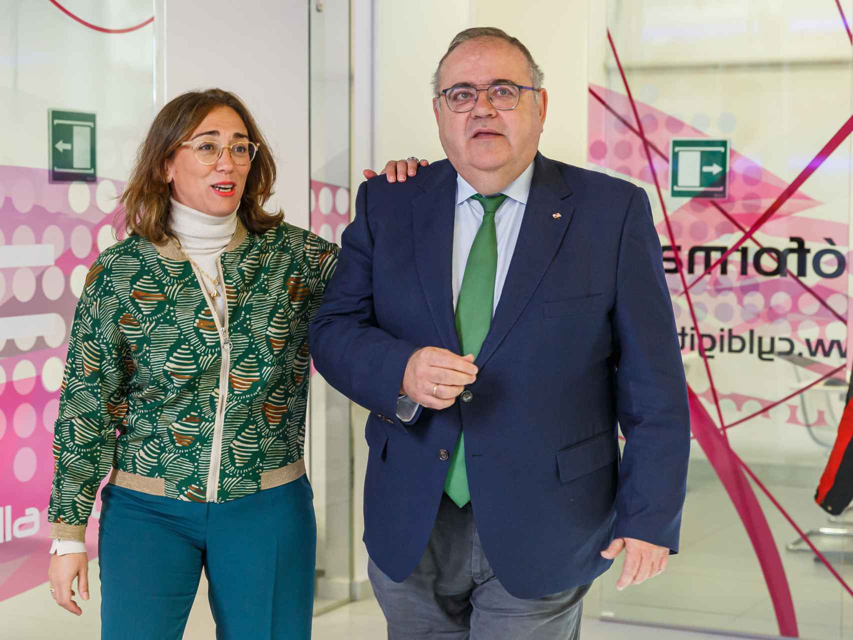 La consejera de Movilidad y Transformación Digital, María González, y el consejero de Sanidad, Alejandro Vázquez, este miércoles.