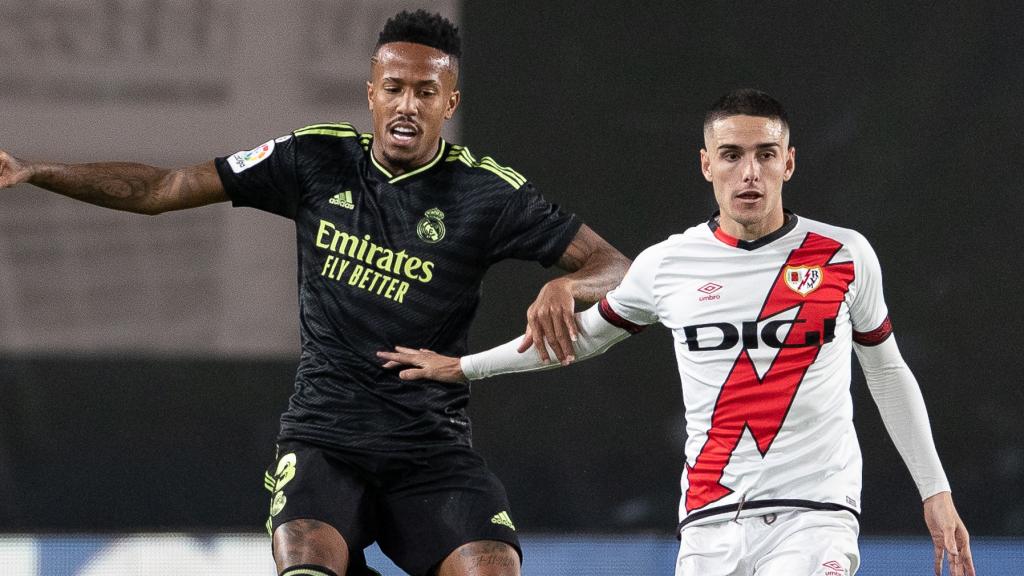 Sergio Camello, durante un partido del Rayo Vallecano contra el Real Madrid