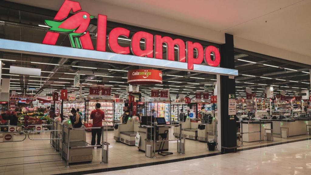 La locura por la manta con borreguito de Alcampo para marcar tendencia esta Navidad: por 32,39 euros