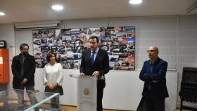 Presentación de la exposición por los 40 años de historia de Auvasa a cargo del alcalde de Valladolid, Óscar Puente.