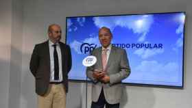 El vicesecretario de Coordinación Autonómica y Local nacional del PP, Pedro Pollán; y el presidente del PP de Zamora, José María Barrios