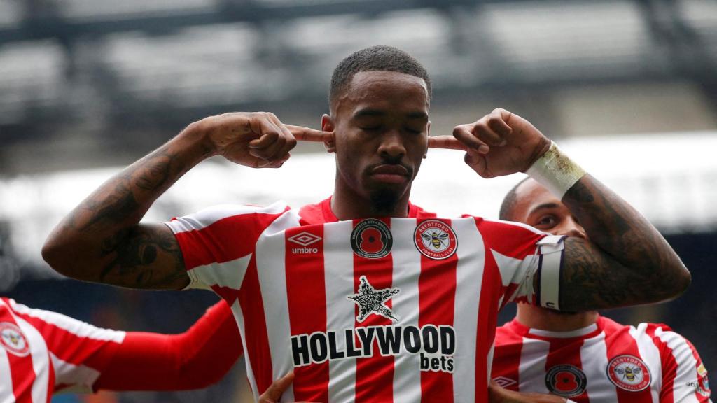 Ivan Toney, haciendo un gesto durante un partido con el Brentford.