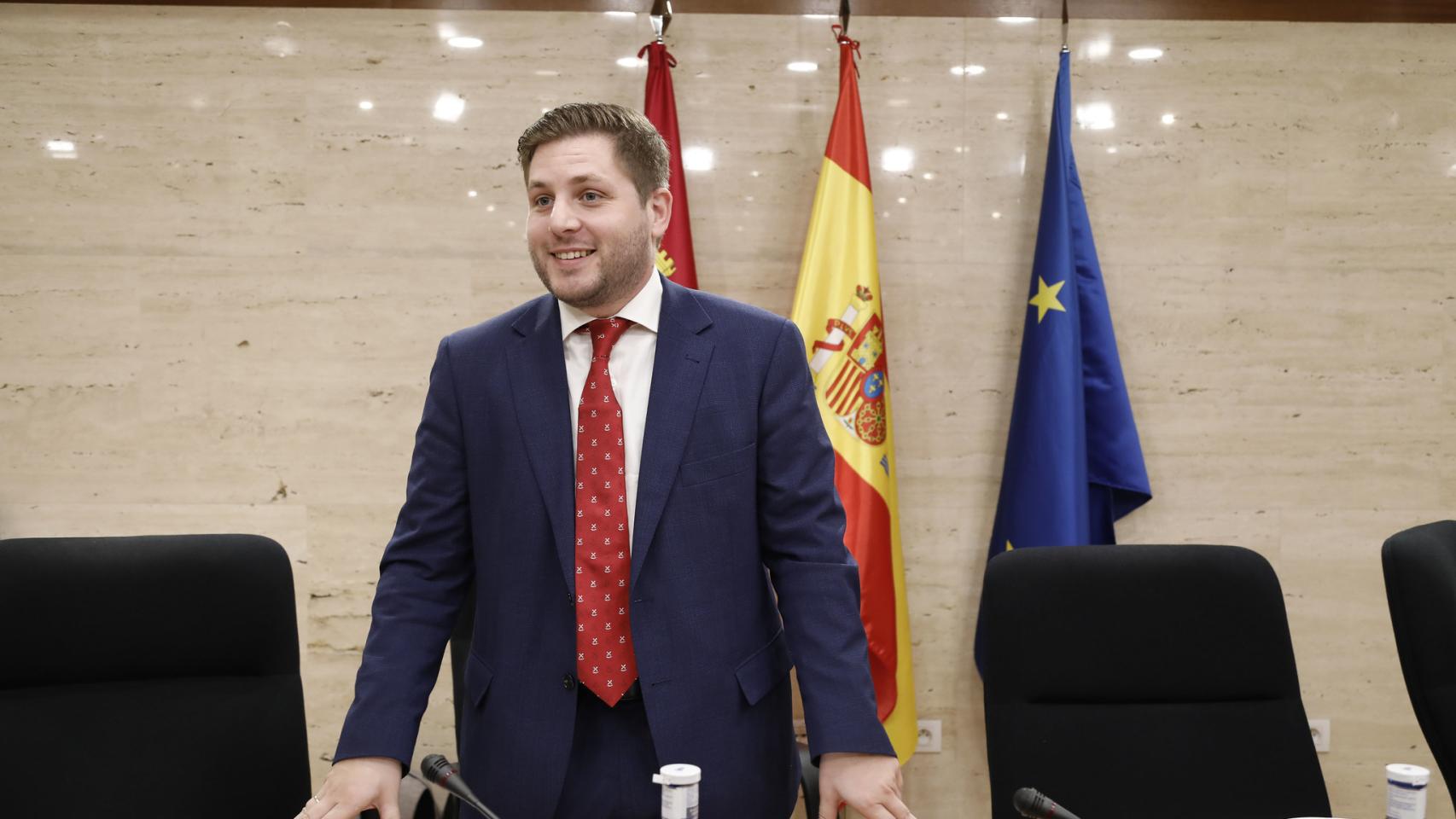 El consejero de Fomento de Castilla-La Mancha, Nacho Hernando, este jueves en las Cortes