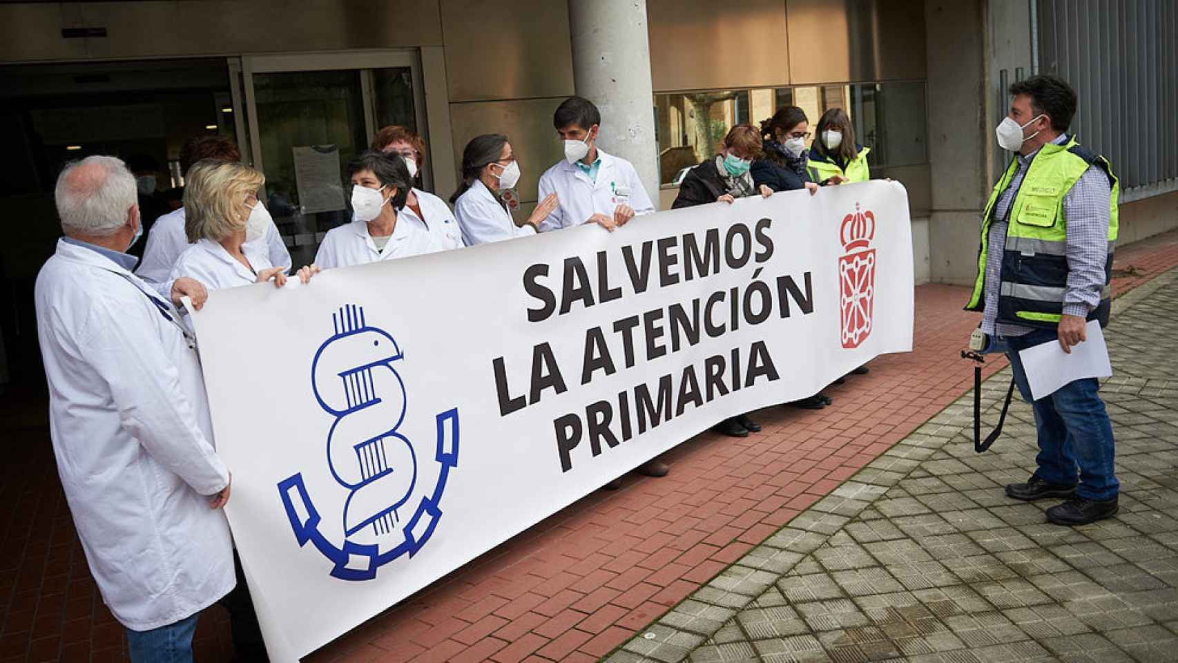 Concentración convocada por el Sindicato Médico de Navarra bajo el lema 'Salvemos la atención primaria'.