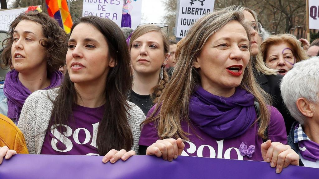 Irene Montero y Victoria Rosell, durante la marcha del 8-M.