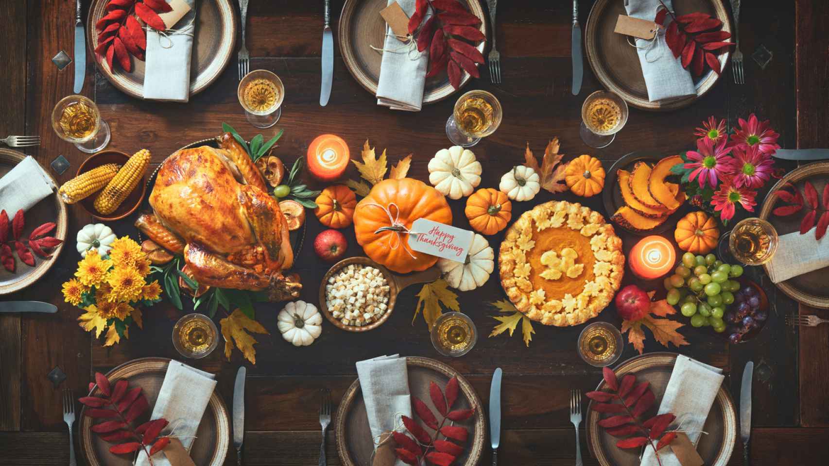 Cómo organizar un día de Acción de Gracias siguiendo la tradición.