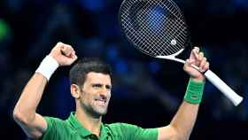 Djokovic celebra su triunfo en las semifinales de las ATP Finals