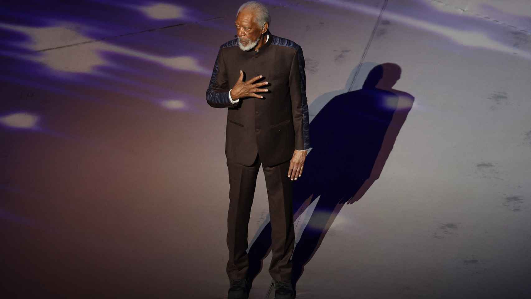 Morgan Freeman durante la inauguración del Mundial de Qatar de 2022