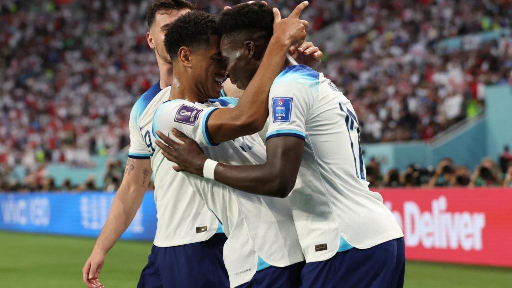 Bukayo Saka marca el segundo gol de Inglaterra ante Irán en el Mundial Qatar 2022