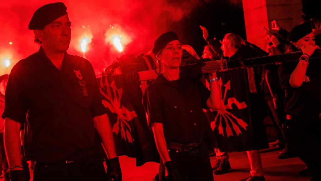 Falangistas durante la manifestación en Madrid por el 86º aniversario de la muerte de José Antonio Primo de Rivera.