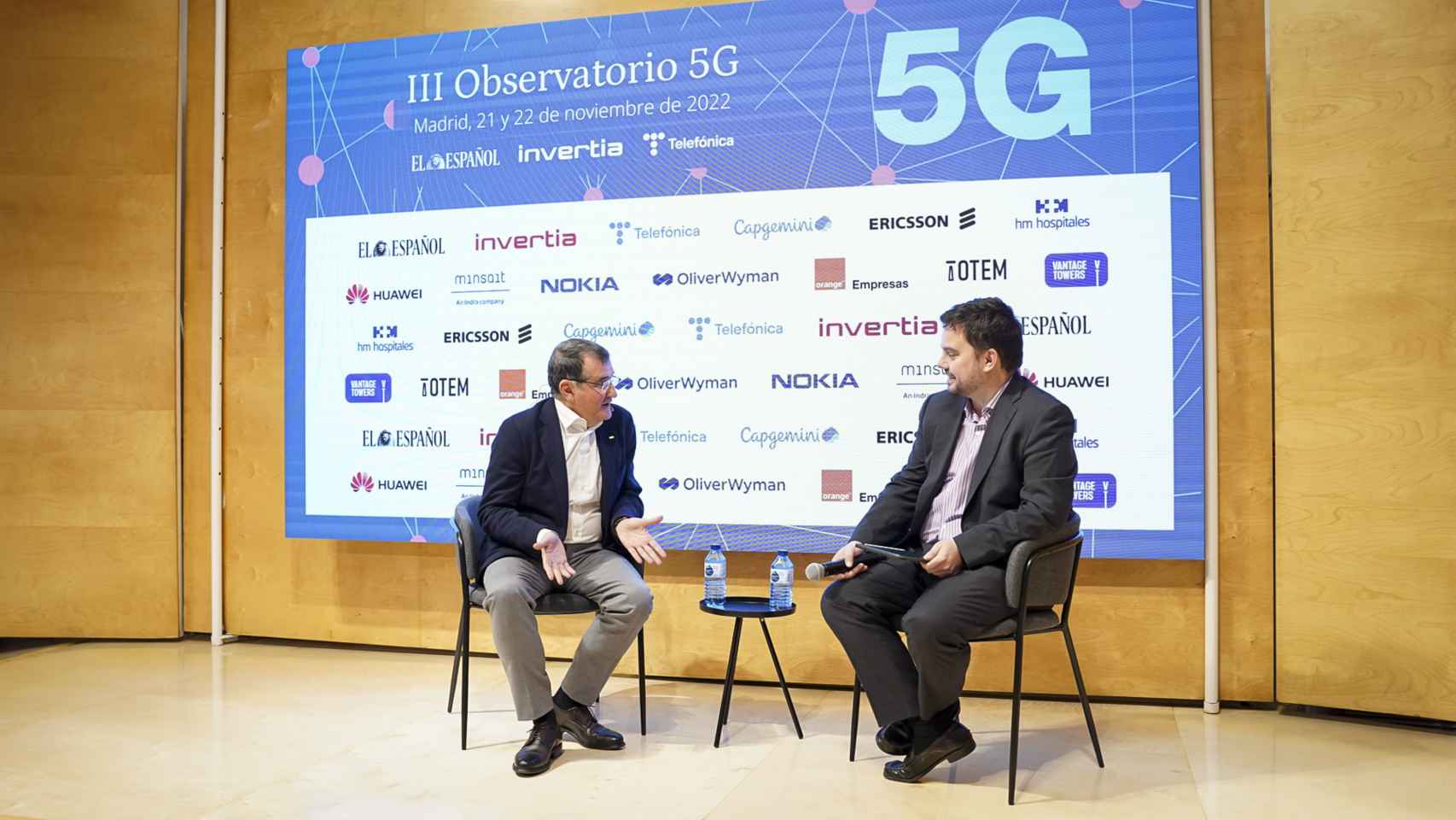 Francisco Hortigüela, director general de Ametic, durante su conversación con Arturo Criado, subdirector de EL ESPAÑOL-Invertia, en la primera jornada del III Observatorio 5G.