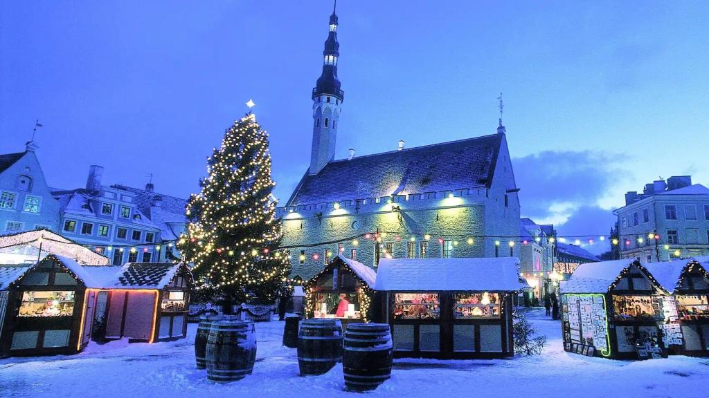 El mercadillo navideño de Tallin, Estonia.